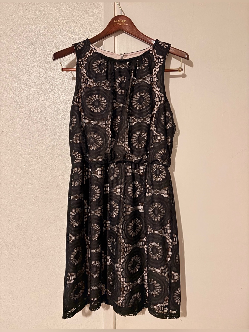 Roz & Ali Woman’s Size: 10P Black Lace Overlay Mini Dress W/ Beige Slip